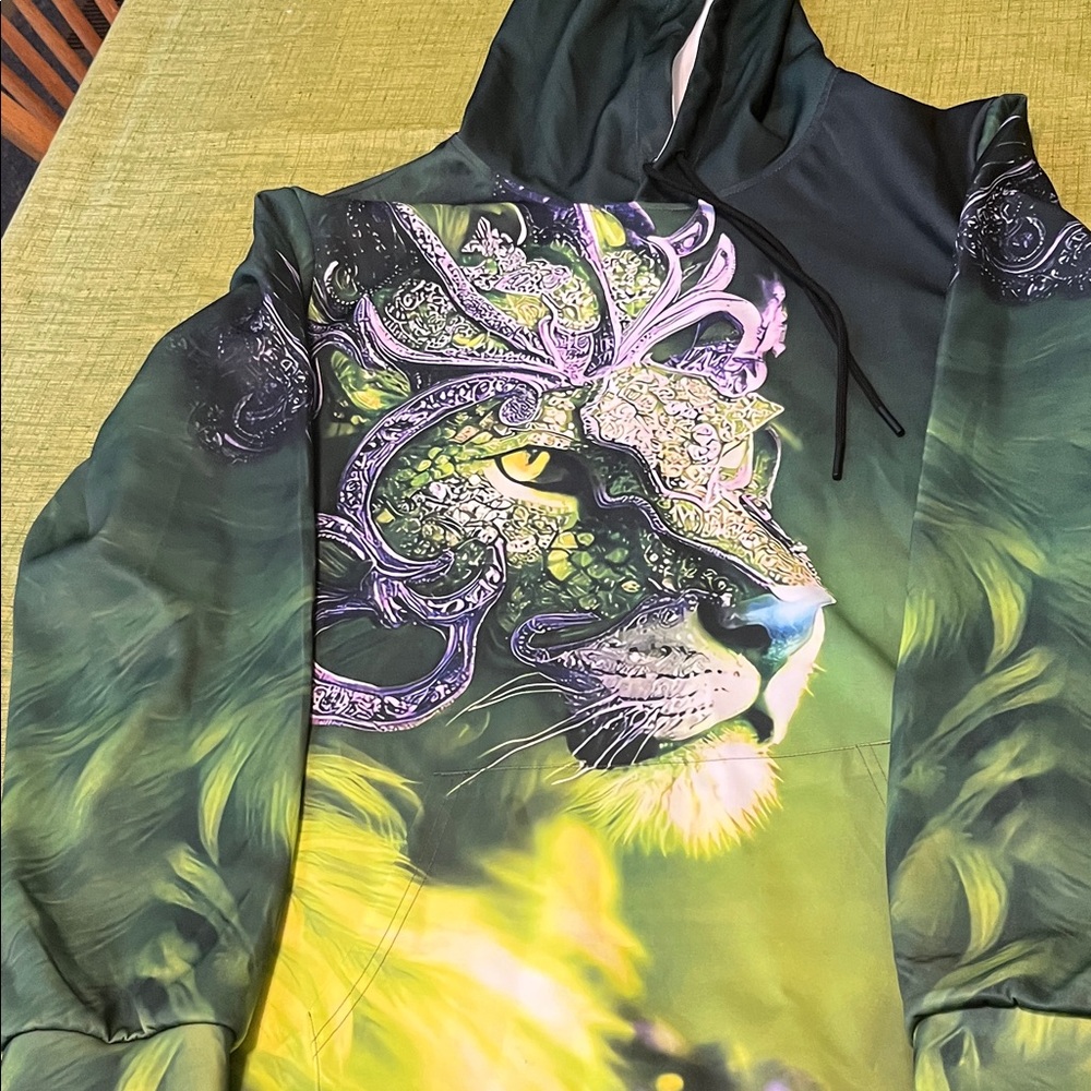 Vibrant Lion Graphic Hoodie 
OUKA